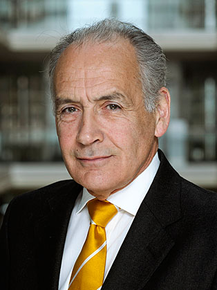 Alastair Stewart Alastair Stewart